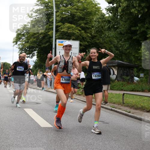 29.06.2025 - hella hamburg halbmarathon Yannick Fuchs http://msf.ph/oto/8258062 29.06.2025 10:48:29 20KM 1327, 1410, 1496, 1815, 2474, 2771, 3041, 3177, 3310, 3791, 3794, 3861, 3898, 3945, 4189, 4231, 6082, 6084, 6356, 6443, 6581, 6723, 6994, 8223, 8449, 8698, 8772, 8798, 9012, 9060, 9227, 10191, 10192, 10263, 10266, 11499, 11747, 12186, 12213, 12362, 12489, 13297, 13869, 14036, 14592, 14638, 14660, 14818, 14948, 15113, 15156, 15169, 15408, 15524, 15879, 16092, 16574, 16750, 17740, 17765, 18759, 19177 meine-sportfotos.de