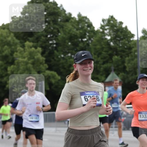 29.06.2025 - hella hamburg halbmarathon Jannik Wohlers http://msf.ph/oto/8258076 29.06.2025 10:32:08 Lombardsbrücke 1199, 1640, 3365, 3653, 3660, 3670, 4857, 5783, 5871, 5941, 6228, 6312, 6315, 7308, 7309, 7468, 7531, 7633, 7702, 7749, 7750, 8127, 8303, 8625, 8840, 8914, 8993, 9010, 9188, 9706, 9765, 10002, 10013, 10048, 10203, 10277, 10354, 10470, 10624, 10770, 10828, 11205, 11225, 11248, 11362, 11972, 12443, 12470, 12864, 13335, 13423, 14159, 14301, 14788, 14888, 15071, 15086, 15088, 15147, 15364, 15569, 15847, 15997, 16187, 16898, 16999, 17167, 18069, 18706 meine-sportfotos.de