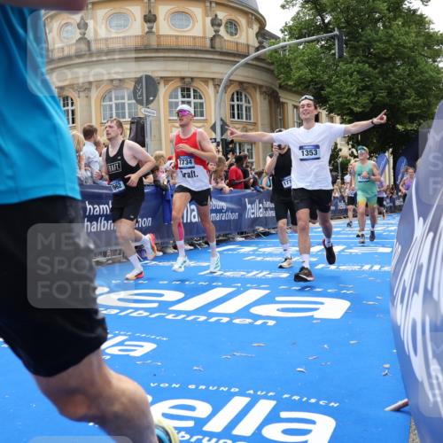 29.06.2025 - hella hamburg halbmarathon Strokosch-Dieckow http://msf.ph/oto/8258104 29.06.2025 10:42:30 Ziel 1209, 1256, 1353, 1735, 1800, 1962, 2233, 3523, 4235, 7116, 7448, 7508, 7693, 7734, 11907, 13446, 13483, 15095, 15175, 15623, 16295, 16333, 17016, 17637, 17733, 17911, 18275, 18330, 18632, 18680 meine-sportfotos.de