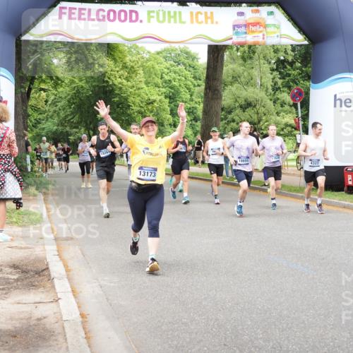 29.06.2025 - hella hamburg halbmarathon MichiJ http://msf.ph/oto/8258110 29.06.2025 10:53:10 Zwischen KM18-KM19 1781, 4227, 4322, 4499, 5951, 8402, 8926, 10389, 13173, 15678, 17077, 17638, 17880, 18178, 18655 meine-sportfotos.de