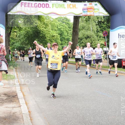 29.06.2025 - hella hamburg halbmarathon MichiJ http://msf.ph/oto/8258119 29.06.2025 10:53:10 Zwischen KM18-KM19 1781, 4227, 4322, 4499, 5951, 8402, 8926, 10389, 13173, 15678, 17077, 17638, 17880, 18178, 18655 meine-sportfotos.de