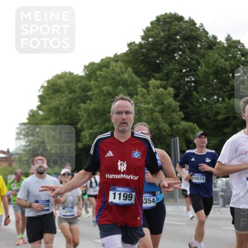 29.06.2025 - hella hamburg halbmarathon Jannik Wohlers http://msf.ph/oto/8258149 29.06.2025 10:32:09 Lombardsbrücke 1199, 1640, 3365, 3653, 3660, 3670, 4857, 5783, 5871, 5941, 6228, 6312, 6315, 7308, 7309, 7468, 7531, 7633, 7702, 7749, 7750, 8127, 8303, 8625, 8840, 8914, 8993, 9010, 9188, 9706, 9765, 10002, 10013, 10048, 10203, 10277, 10354, 10470, 10624, 10770, 11205, 11248, 11972, 12443, 12470, 12864, 13335, 13423, 14159, 14301, 14788, 14888, 15071, 15086, 15088, 15147, 15171, 15364, 15569, 15847, 15997, 16129, 16187, 16898, 16999, 17167, 18069, 18706 meine-sportfotos.de