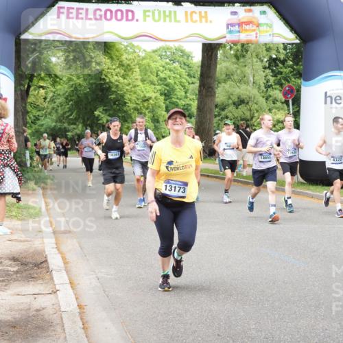29.06.2025 - hella hamburg halbmarathon MichiJ http://msf.ph/oto/8258168 29.06.2025 10:53:10 Zwischen KM18-KM19 1781, 4227, 4322, 4499, 5951, 8402, 8926, 10389, 13173, 15678, 17077, 17638, 17880, 18178, 18655 meine-sportfotos.de