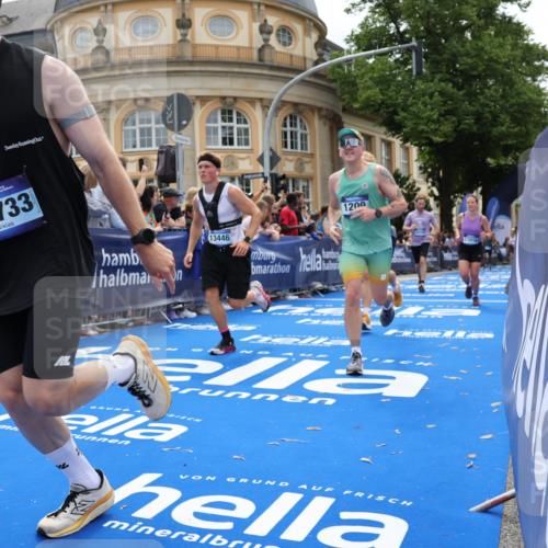 29.06.2025 - hella hamburg halbmarathon Strokosch-Dieckow http://msf.ph/oto/8258181 29.06.2025 10:42:32 Ziel 1209, 1353, 1700, 1735, 1800, 1962, 2233, 4235, 7116, 7448, 7508, 7734, 13446, 13483, 15623, 16295, 16333, 17000, 17016, 17637, 17733, 17911, 18275, 18632, 18680 meine-sportfotos.de