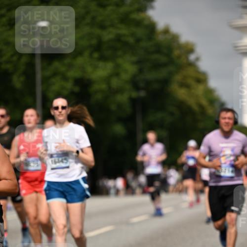 29.06.2025 - hella hamburg halbmarathon Dr. Thomas Lammeyer http://msf.ph/oto/8258223 29.06.2025 10:14:36 Kennedybrücke 1052, 1186, 1548, 1781, 5182, 5653, 5806, 7058, 8561, 8685, 9150, 9829 meine-sportfotos.de