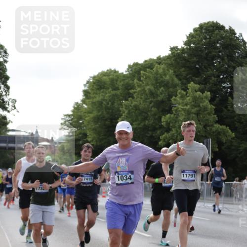 29.06.2025 - hella hamburg halbmarathon Jannik Wohlers http://msf.ph/oto/8258305 29.06.2025 09:57:48 Lombardsbrücke 1034, 1179, 1190, 1258, 1335, 1815, 2034, 2070, 2138, 2417, 2636, 2711, 3091, 4814, 4903, 5093, 5672, 6164, 6272, 6754, 6897, 7065, 7409, 7509, 7724, 7856, 7896, 8154, 8449, 8508, 8590, 8689, 9012, 9057, 9065, 9145, 9163, 9562, 9656, 10084, 11217, 11416, 11607, 11757, 11789, 11791, 12624, 12662, 13033, 13691, 14571, 14678, 15061, 16213, 16563, 17176, 17321, 17415, 17825, 18514, 18799, 18810, 18811 meine-sportfotos.de
