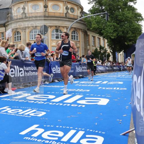 29.06.2025 - hella hamburg halbmarathon Strokosch-Dieckow http://msf.ph/oto/8258339 29.06.2025 10:42:40 Ziel 1700, 1735, 4235, 7105, 7508, 9371, 9534, 13483, 13725, 14560, 14813, 17000, 18275, 18632 meine-sportfotos.de
