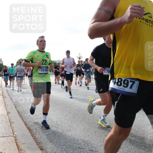 29.06.2025 - hella hamburg halbmarathon Lena Gebhardt http://msf.ph/oto/8258351 29.06.2025 09:56:58 Lombardsbrücke 1327, 1381, 1442, 1460, 1496, 1537, 1628, 1657, 1783, 1833, 1877, 2013, 2025, 2058, 2074, 2082, 2111, 2208, 2340, 2378, 2396, 2771, 2814, 2839, 2869, 2878, 2996, 3093, 3310, 3575, 3652, 3791, 4065, 4377, 4404, 4635, 4711, 4726, 4770, 4833, 4897, 5008, 5169, 5194, 5319, 5744, 5839, 6033, 6286, 6377, 6561, 6562, 6631, 7176, 7177, 7259, 7383, 7475, 7918, 8112, 8261, 8313, 8361, 8572, 8587, 8618, 8651, 8661, 8710, 8813, 8863, 8921, 8930, 9060, 9082, 9497, 9597, 9638 meine-sportfotos.de