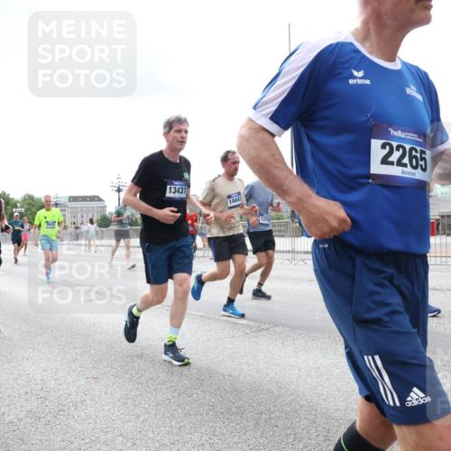 29.06.2025 - hella hamburg halbmarathon Lena Gebhardt http://msf.ph/oto/8258367 29.06.2025 10:34:24 Lombardsbrücke 1025, 1417, 1672, 1705, 1787, 2023, 2265, 2412, 2464, 2482, 2496, 2510, 2511, 2526, 2801, 2933, 3145, 3420, 3829, 3848, 4540, 4807, 4824, 4826, 5453, 5561, 5584, 5609, 6034, 6105, 6171, 6329, 6364, 6571, 6574, 6843, 7324, 7329, 7386, 7644, 7733, 8277, 8349, 8705, 8965, 9164, 9379, 9448, 9514, 10335, 10360, 10564, 10674, 11872, 12164, 13957, 15477, 16238, 16311, 16390, 16682, 16919, 17230, 18158, 18941 meine-sportfotos.de