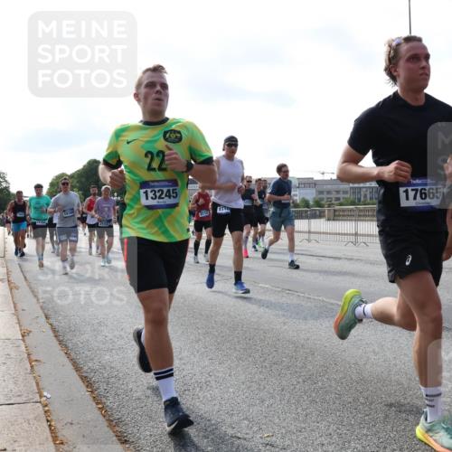 29.06.2025 - hella hamburg halbmarathon Lena Gebhardt http://msf.ph/oto/8258394 29.06.2025 09:56:58 Lombardsbrücke 1327, 1381, 1442, 1460, 1496, 1537, 1628, 1657, 1783, 1833, 1877, 2013, 2025, 2058, 2074, 2082, 2111, 2208, 2340, 2378, 2396, 2771, 2814, 2839, 2869, 2878, 2996, 3093, 3310, 3575, 3652, 3791, 4065, 4377, 4404, 4635, 4711, 4726, 4770, 4833, 4897, 5008, 5169, 5194, 5319, 5744, 5839, 6033, 6286, 6377, 6561, 6562, 6631, 7176, 7177, 7259, 7383, 7475, 7918, 8112, 8261, 8313, 8361, 8572, 8587, 8618, 8651, 8661, 8710, 8813, 8863, 8921, 8930, 9060, 9082, 9497, 9597, 9638 meine-sportfotos.de