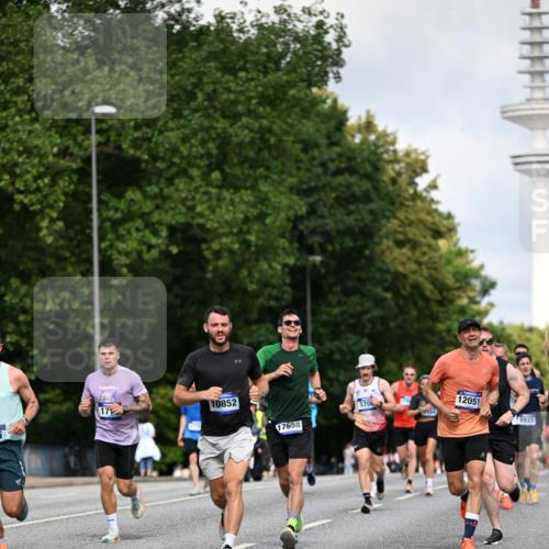 29.06.2025 - hella hamburg halbmarathon Dr. Thomas Lammeyer http://msf.ph/oto/8258451 29.06.2025 09:51:55 Kennedybrücke 1290, 1505, 1710, 2399, 2714, 2767, 3480, 5307, 5554, 5709, 6993, 7152, 7154, 7884, 8571, 8933, 9403, 10404, 10793, 10852 meine-sportfotos.de