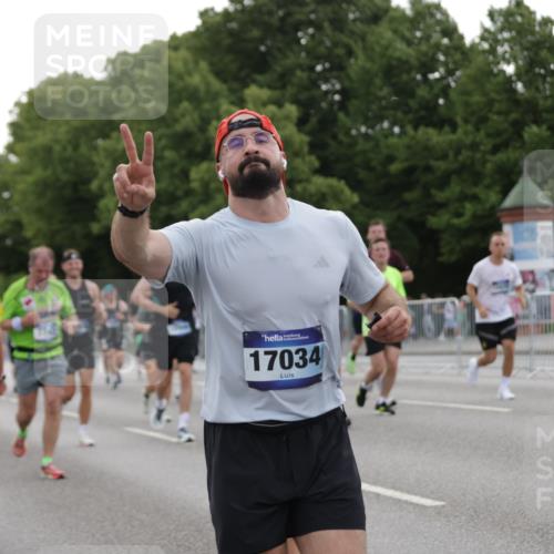 29.06.2025 - hella hamburg halbmarathon Jannik Wohlers http://msf.ph/oto/8258455 29.06.2025 10:32:11 Lombardsbrücke 1199, 1640, 2059, 3365, 3653, 3660, 3670, 4446, 4857, 5783, 5871, 5941, 6228, 6312, 6315, 7308, 7309, 7468, 7531, 7633, 7702, 7749, 7750, 8303, 8625, 8840, 8993, 9010, 9188, 9765, 10002, 10013, 10048, 10203, 10277, 10354, 10470, 10624, 10770, 11076, 11205, 11248, 11972, 12443, 12470, 12864, 13335, 14159, 14301, 14788, 14888, 15071, 15086, 15088, 15147, 15171, 15569, 15847, 15997, 16129, 16187, 16898, 16999, 17041, 17167, 18069, 18706, 18927 meine-sportfotos.de