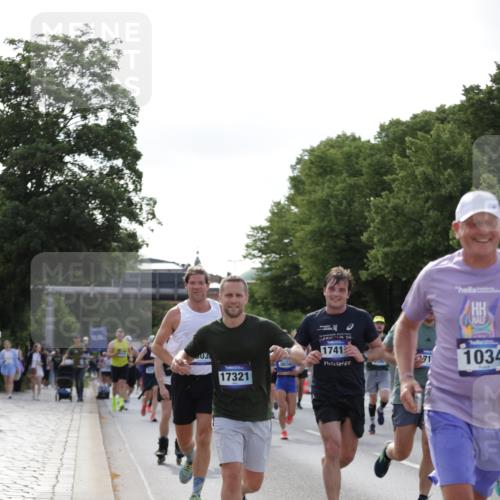 29.06.2025 - hella hamburg halbmarathon Jannik Wohlers http://msf.ph/oto/8258458 29.06.2025 09:57:48 Lombardsbrücke 1034, 1179, 1190, 1258, 1335, 1815, 2034, 2070, 2138, 2417, 2636, 2711, 3091, 4814, 4903, 5093, 5672, 6164, 6272, 6754, 6897, 7065, 7409, 7509, 7724, 7856, 7896, 8154, 8449, 8508, 8590, 8689, 9012, 9057, 9065, 9145, 9163, 9562, 9656, 10084, 11217, 11416, 11607, 11757, 11789, 11791, 12624, 12662, 13033, 13691, 14571, 14678, 15061, 16213, 16563, 17176, 17321, 17415, 17825, 18514, 18799, 18810, 18811 meine-sportfotos.de