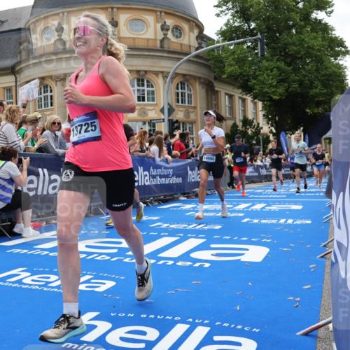 29.06.2025 - hella hamburg halbmarathon Strokosch-Dieckow http://msf.ph/oto/8258471 29.06.2025 10:42:48 Ziel 5011, 5477, 7105, 9371, 9534, 13398, 13725, 14447, 14560, 14813, 14849, 15297, 15301, 15851, 18559, 18659 meine-sportfotos.de