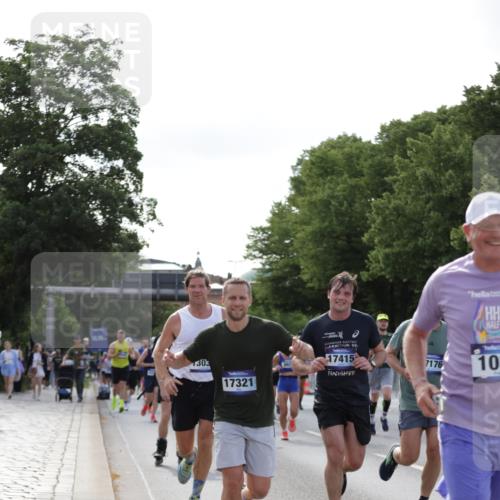 29.06.2025 - hella hamburg halbmarathon Jannik Wohlers http://msf.ph/oto/8258494 29.06.2025 09:57:48 Lombardsbrücke 1034, 1179, 1190, 1258, 1335, 1815, 2034, 2070, 2138, 2417, 2636, 2711, 3091, 4814, 4903, 5093, 5672, 6164, 6272, 6754, 6897, 7065, 7409, 7509, 7724, 7856, 7896, 8154, 8449, 8508, 8590, 8689, 9012, 9057, 9065, 9145, 9163, 9562, 9656, 10084, 11217, 11416, 11607, 11757, 11789, 11791, 12624, 12662, 13033, 13691, 14571, 14678, 15061, 16213, 16563, 17176, 17321, 17415, 17825, 18514, 18799, 18810, 18811 meine-sportfotos.de