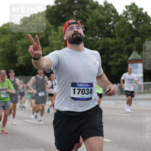 29.06.2025 - hella hamburg halbmarathon Jannik Wohlers http://msf.ph/oto/8258505 29.06.2025 10:32:11 Lombardsbrücke 1199, 1640, 2059, 3365, 3653, 3660, 3670, 4446, 4857, 5783, 5871, 5941, 6228, 6312, 6315, 7308, 7309, 7468, 7531, 7633, 7702, 7749, 7750, 8303, 8625, 8840, 8993, 9010, 9188, 9765, 10002, 10013, 10048, 10203, 10277, 10354, 10470, 10624, 10770, 11076, 11205, 11248, 11972, 12443, 12470, 12864, 13335, 14159, 14301, 14788, 14888, 15071, 15086, 15088, 15147, 15171, 15569, 15847, 15997, 16129, 16187, 16898, 16999, 17041, 17167, 18069, 18706, 18927 meine-sportfotos.de