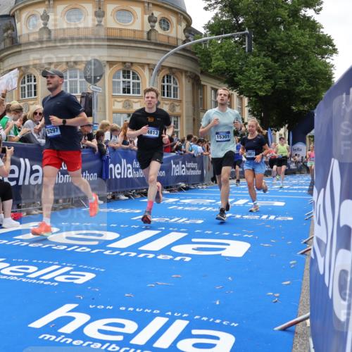 29.06.2025 - hella hamburg halbmarathon Strokosch-Dieckow http://msf.ph/oto/8258573 29.06.2025 10:42:51 Ziel 4823, 5011, 5477, 7035, 7105, 13398, 13725, 14447, 14560, 14813, 14849, 15297, 15301, 15851, 18559, 18659 meine-sportfotos.de