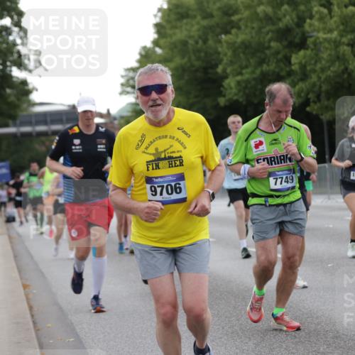 29.06.2025 - hella hamburg halbmarathon Jannik Wohlers http://msf.ph/oto/8258580 29.06.2025 10:32:12 Lombardsbrücke 1199, 1640, 2059, 3653, 3660, 3670, 4446, 4857, 5783, 5871, 5941, 6228, 6312, 6315, 7308, 7309, 7387, 7468, 7531, 7633, 7702, 7749, 7750, 8303, 8625, 8840, 8993, 9010, 9188, 9765, 10002, 10013, 10048, 10203, 10277, 10354, 10470, 10624, 10770, 11076, 11205, 11248, 12470, 12864, 13335, 14159, 14301, 14788, 14888, 15071, 15086, 15088, 15147, 15171, 15569, 15847, 15997, 16129, 16187, 16898, 16999, 17041, 17167, 18069, 18706, 18927 meine-sportfotos.de