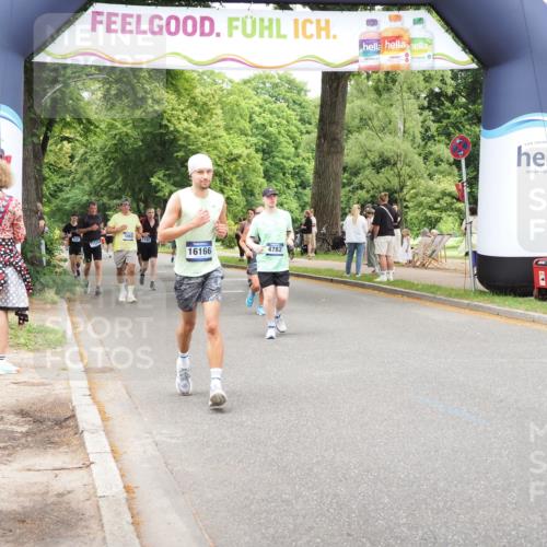 29.06.2025 - hella hamburg halbmarathon MichiJ http://msf.ph/oto/8258606 29.06.2025 10:53:17 Zwischen KM18-KM19 1790, 3461, 4286, 4322, 4782, 7485, 15678, 16099, 16166, 17638, 17880, 18261, 18655 meine-sportfotos.de