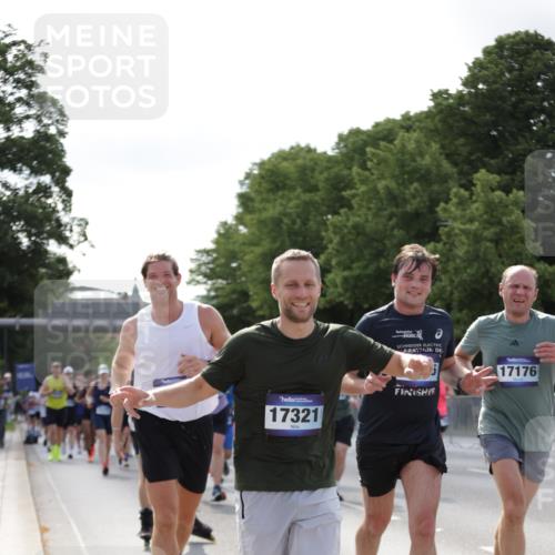 29.06.2025 - hella hamburg halbmarathon Jannik Wohlers http://msf.ph/oto/8258651 29.06.2025 09:57:49 Lombardsbrücke 1034, 1179, 1190, 1258, 1335, 1815, 2034, 2070, 2138, 2417, 2636, 2711, 3091, 4814, 4903, 5093, 5672, 5721, 6164, 6272, 6754, 6897, 7065, 7409, 7509, 7724, 7856, 7896, 8154, 8449, 8508, 8590, 8689, 9012, 9057, 9065, 9145, 9163, 9562, 9656, 10084, 11217, 11416, 11607, 11757, 11789, 11791, 12624, 12662, 13033, 13691, 14365, 14571, 14678, 15061, 16213, 16409, 16563, 16653, 17176, 17321, 17415, 17825, 18514, 18799, 18810, 18811 meine-sportfotos.de