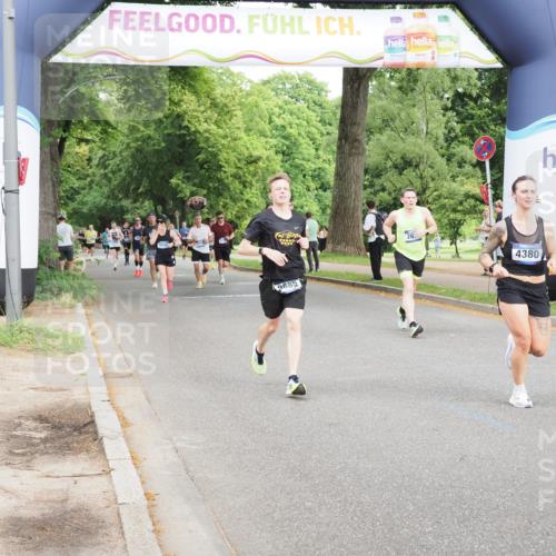 29.06.2025 - hella hamburg halbmarathon MichiJ http://msf.ph/oto/8258656 29.06.2025 10:29:40 Zwischen KM18-KM19 2675, 4380, 4634, 5007, 5014, 9358, 9885, 10978, 11062, 11922, 12365, 14555, 15164, 16599, 16816, 18399 meine-sportfotos.de