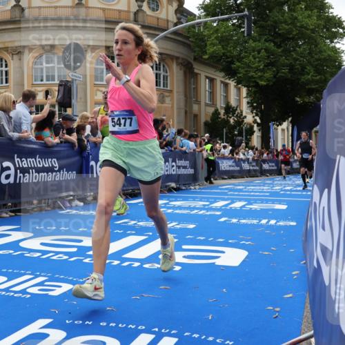 29.06.2025 - hella hamburg halbmarathon Strokosch-Dieckow http://msf.ph/oto/8258718 29.06.2025 10:42:55 Ziel 4823, 5011, 5477, 7035, 8218, 9364, 10469, 13398, 14447, 14849, 15297, 15301, 15851, 18559, 18659 meine-sportfotos.de