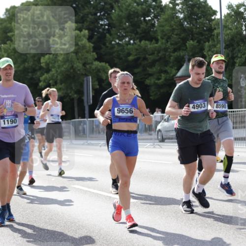 29.06.2025 - hella hamburg halbmarathon Jannik Wohlers http://msf.ph/oto/8258883 29.06.2025 09:57:53 Lombardsbrücke 1034, 1179, 1190, 1815, 2034, 2070, 2417, 2636, 2656, 2711, 3041, 3859, 4814, 4903, 5093, 5721, 6164, 6272, 6897, 7409, 7509, 7724, 7856, 7896, 8154, 8311, 8449, 8508, 8590, 8689, 8825, 9012, 9057, 9562, 9656, 10084, 11217, 11416, 11607, 11791, 11870, 12624, 13033, 13691, 14323, 14365, 14571, 14626, 14678, 16213, 16409, 16653, 16879, 16924, 17176, 17321, 17415, 17825, 18514, 18551, 18799, 18810, 18811, 18867, 19244 meine-sportfotos.de