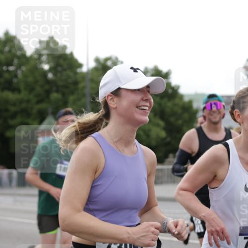 29.06.2025 - hella hamburg halbmarathon Jannik Wohlers http://msf.ph/oto/8258937 29.06.2025 10:32:19 Lombardsbrücke 1199, 1237, 2059, 3422, 3660, 3670, 3753, 4446, 5783, 5871, 6228, 7308, 7309, 7387, 7531, 7633, 7749, 7750, 9010, 9188, 10013, 10048, 10203, 10277, 10354, 10470, 10624, 10770, 11076, 11248, 12470, 12508, 13335, 14301, 15071, 15171, 15847, 15997, 16129, 16187, 16502, 16898, 16999, 17041, 17102, 17167, 17508, 18069, 18502, 18706, 18927, 19156 meine-sportfotos.de