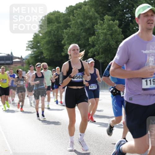 29.06.2025 - hella hamburg halbmarathon Jannik Wohlers http://msf.ph/oto/8258973 29.06.2025 09:57:54 Lombardsbrücke 1034, 1179, 1190, 1815, 2034, 2070, 2417, 2636, 2656, 2711, 3041, 3859, 4814, 4903, 5093, 5721, 6164, 6272, 6433, 6897, 7409, 7724, 7856, 7896, 8154, 8311, 8449, 8508, 8590, 8689, 8825, 9012, 9057, 9562, 9656, 10084, 11217, 11416, 11607, 11791, 11870, 12624, 13033, 13691, 14323, 14365, 14571, 14626, 14678, 14805, 14845, 15914, 16213, 16409, 16653, 16879, 16924, 17176, 17321, 17415, 17825, 18514, 18551, 18799, 18810, 18811, 18867, 19244 meine-sportfotos.de