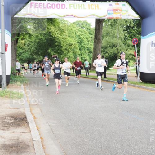 29.06.2025 - hella hamburg halbmarathon MichiJ http://msf.ph/oto/8259032 29.06.2025 10:29:42 Zwischen KM18-KM19 1136, 2675, 4380, 6901, 9358, 9885, 10978, 11062, 12365, 14555, 15164, 16816, 17182, 18045, 18399 meine-sportfotos.de