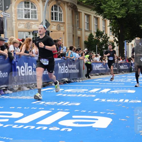 29.06.2025 - hella hamburg halbmarathon Strokosch-Dieckow http://msf.ph/oto/8259050 29.06.2025 10:43:00 Ziel 4229, 4823, 6721, 7035, 7451, 8218, 9364, 9833, 10469, 12657, 12723, 12776, 12839, 14849, 15255, 17177, 18659, 19038 meine-sportfotos.de