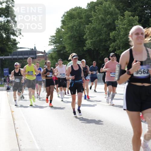 29.06.2025 - hella hamburg halbmarathon Jannik Wohlers http://msf.ph/oto/8259084 29.06.2025 09:57:55 Lombardsbrücke 1034, 1179, 1190, 1815, 2034, 2070, 2417, 2636, 2656, 2711, 3041, 3859, 4814, 4903, 5093, 5721, 6164, 6272, 6433, 6897, 7409, 7724, 7856, 7896, 8154, 8311, 8449, 8508, 8590, 8689, 8825, 9012, 9057, 9562, 9656, 10084, 11217, 11416, 11607, 11791, 11870, 12624, 12761, 13033, 13691, 14323, 14365, 14571, 14626, 14678, 14805, 14845, 15914, 16213, 16409, 16653, 16879, 16924, 17176, 17321, 17415, 17825, 18514, 18551, 18799, 18810, 18811, 18867, 19244 meine-sportfotos.de
