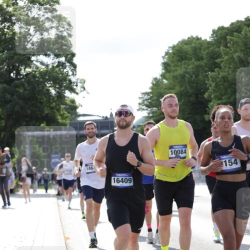 29.06.2025 - hella hamburg halbmarathon Jannik Wohlers http://msf.ph/oto/8259126 29.06.2025 09:57:58 Lombardsbrücke 1034, 1190, 1285, 1815, 2029, 2034, 2070, 2656, 2711, 3041, 3097, 3859, 4903, 5093, 5721, 5894, 6164, 6272, 6433, 6897, 7409, 7856, 7896, 8154, 8311, 8393, 8508, 8590, 8825, 9012, 9057, 9562, 9656, 10084, 11217, 11607, 11791, 11870, 12624, 12761, 13033, 13536, 14323, 14365, 14571, 14626, 14678, 14805, 14845, 15914, 16213, 16409, 16653, 16879, 16924, 17176, 17321, 17415, 18551, 18799, 18810, 18867, 19244 meine-sportfotos.de