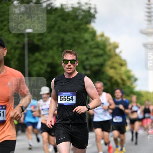 29.06.2025 - hella hamburg halbmarathon Dr. Thomas Lammeyer http://msf.ph/oto/8259127 29.06.2025 09:52:00 Kennedybrücke 1290, 1505, 1710, 2399, 2714, 3480, 4359, 5307, 5554, 5709, 6993, 7152, 7154, 7884, 8121, 8571, 8933, 9403, 10404, 10852 meine-sportfotos.de