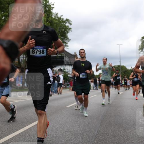 29.06.2025 - hella hamburg halbmarathon Yannick Fuchs http://msf.ph/oto/8259150 29.06.2025 10:48:31 20KM 1327, 1410, 1496, 1815, 2474, 2771, 3041, 3177, 3310, 3791, 3794, 3861, 3945, 4189, 4231, 4938, 6082, 6084, 6356, 6443, 6581, 6723, 6994, 8223, 8449, 8514, 8698, 8772, 8798, 9012, 9060, 9227, 10191, 10192, 10263, 10266, 11333, 11499, 11747, 12186, 12362, 12489, 13297, 13869, 14036, 14175, 14592, 14638, 14660, 14818, 14948, 15113, 15156, 15169, 15408, 15524, 15879, 16092, 16574, 16750, 17740, 17765, 19177 meine-sportfotos.de