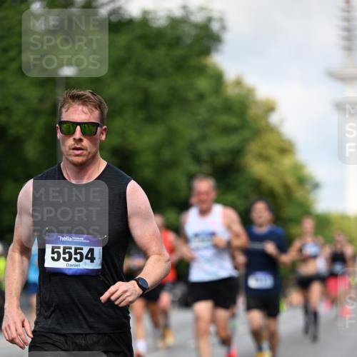 29.06.2025 - hella hamburg halbmarathon Dr. Thomas Lammeyer http://msf.ph/oto/8259215 29.06.2025 09:52:00 Kennedybrücke 1290, 1505, 1710, 2399, 2714, 3480, 4359, 5307, 5554, 5709, 6993, 7152, 7154, 7884, 8121, 8571, 8933, 9403, 10404, 10852 meine-sportfotos.de