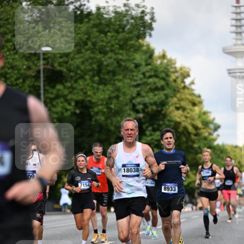 29.06.2025 - hella hamburg halbmarathon Dr. Thomas Lammeyer http://msf.ph/oto/8259231 29.06.2025 09:52:01 Kennedybrücke 1290, 1505, 1710, 2399, 3480, 4359, 4381, 5307, 5554, 5709, 6993, 7152, 7154, 8121, 8571, 8933, 9403, 10404, 10852 meine-sportfotos.de