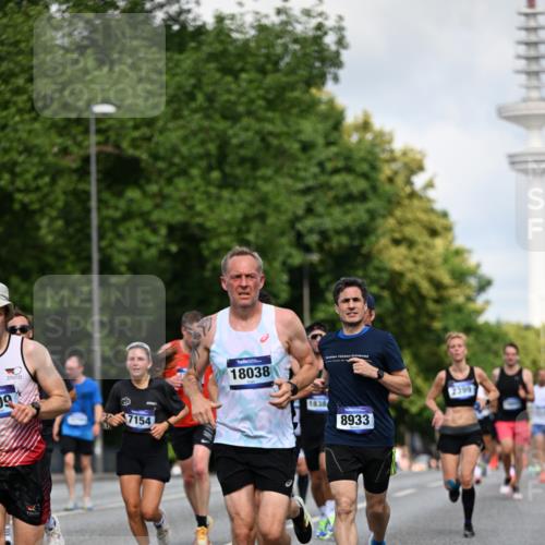 29.06.2025 - hella hamburg halbmarathon Dr. Thomas Lammeyer http://msf.ph/oto/8259312 29.06.2025 09:52:01 Kennedybrücke 1290, 1505, 1710, 2399, 3480, 4359, 4381, 5307, 5554, 5709, 6993, 7152, 7154, 8121, 8571, 8933, 9403, 10404, 10852 meine-sportfotos.de