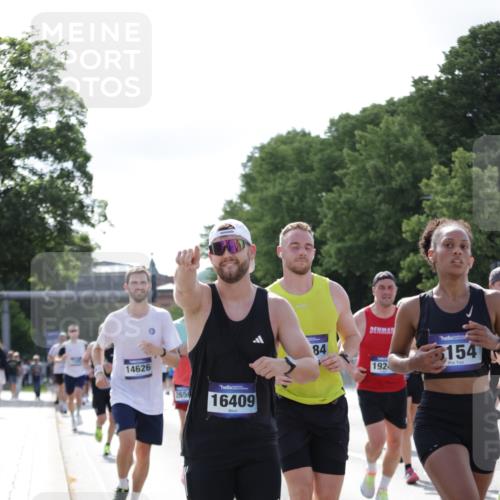 29.06.2025 - hella hamburg halbmarathon Jannik Wohlers http://msf.ph/oto/8259330 29.06.2025 09:57:59 Lombardsbrücke 1034, 1190, 1285, 1815, 2029, 2034, 2656, 3041, 3097, 3859, 4903, 5093, 5721, 5894, 6164, 6272, 6433, 6897, 7856, 7896, 8154, 8311, 8393, 8508, 8590, 8825, 9012, 9057, 9562, 9656, 10084, 11217, 11607, 11791, 11870, 12624, 12735, 12761, 13033, 13536, 14323, 14365, 14571, 14626, 14678, 14805, 14845, 15914, 16213, 16409, 16653, 16879, 16924, 17176, 17321, 17415, 18551, 18799, 18810, 18867, 19244 meine-sportfotos.de