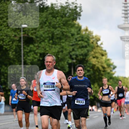 29.06.2025 - hella hamburg halbmarathon Dr. Thomas Lammeyer http://msf.ph/oto/8259407 29.06.2025 09:52:02 Kennedybrücke 1290, 1505, 1710, 2262, 2399, 3480, 4359, 4381, 5307, 5554, 5709, 6993, 7152, 7154, 8121, 8571, 8933, 9403, 10404, 10852 meine-sportfotos.de