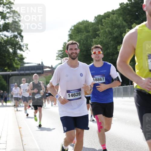 29.06.2025 - hella hamburg halbmarathon Jannik Wohlers http://msf.ph/oto/8259464 29.06.2025 09:58:00 Lombardsbrücke 1034, 1190, 1285, 1815, 2029, 2034, 2656, 3041, 3097, 3859, 4903, 5093, 5259, 5721, 5894, 6272, 6433, 6897, 7856, 7896, 8154, 8311, 8393, 8590, 8825, 9012, 9057, 9562, 9656, 10084, 11214, 11607, 11791, 11870, 12624, 12633, 12735, 12761, 13033, 13536, 14323, 14365, 14571, 14626, 14678, 14805, 14845, 15389, 15914, 16176, 16213, 16409, 16653, 16879, 16924, 17176, 17321, 17415, 18551, 18799, 18810, 18867, 19244 meine-sportfotos.de
