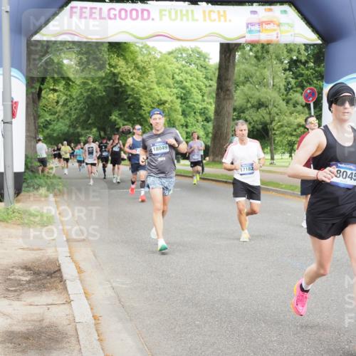 29.06.2025 - hella hamburg halbmarathon MichiJ http://msf.ph/oto/8259494 29.06.2025 10:29:44 Zwischen KM18-KM19 1136, 2675, 4380, 6901, 9358, 9755, 9885, 10978, 12365, 14555, 15164, 16816, 17182, 18045, 18399 meine-sportfotos.de