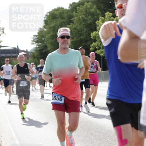 29.06.2025 - hella hamburg halbmarathon Jannik Wohlers http://msf.ph/oto/8259534 29.06.2025 09:58:01 Lombardsbrücke 1190, 1285, 1815, 2029, 2034, 2656, 3041, 3097, 3819, 3859, 4903, 5093, 5259, 5378, 5721, 5894, 6272, 6433, 6897, 7856, 7896, 8154, 8311, 8393, 8590, 8825, 9012, 9057, 9562, 9656, 10084, 11214, 11607, 11791, 11870, 12632, 12633, 12735, 12761, 13033, 13536, 14323, 14365, 14626, 14678, 14805, 14845, 15389, 15914, 16176, 16213, 16409, 16653, 16879, 16924, 17176, 17415, 18551, 18799, 18810, 18867, 19244 meine-sportfotos.de
