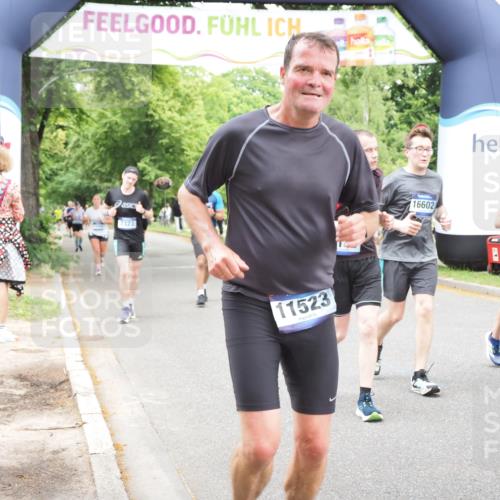 29.06.2025 - hella hamburg halbmarathon MichiJ http://msf.ph/oto/8259545 29.06.2025 10:53:23 Zwischen KM18-KM19 2142, 4782, 5869, 7323, 7485, 11191, 11523, 16166, 16602, 17569 meine-sportfotos.de