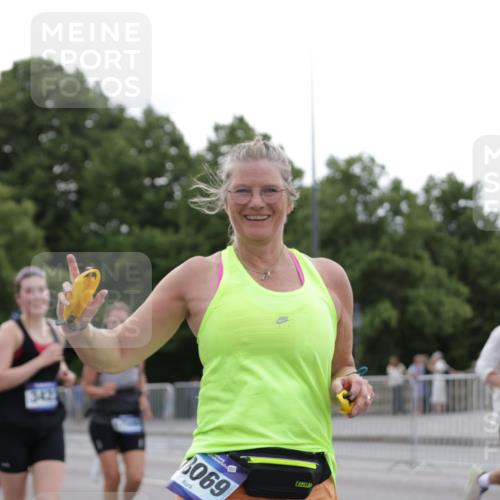 29.06.2025 - hella hamburg halbmarathon Jannik Wohlers http://msf.ph/oto/8259597 29.06.2025 10:32:27 Lombardsbrücke 1078, 1237, 1732, 2059, 2276, 3391, 3422, 3660, 3708, 3753, 4446, 4555, 5110, 6040, 6861, 7387, 7750, 7982, 8170, 8839, 9034, 9143, 9188, 9471, 9542, 9768, 10013, 10048, 10203, 10277, 10470, 10770, 11076, 11248, 11756, 12423, 12424, 12470, 12508, 12907, 13789, 14301, 14347, 15171, 15997, 16129, 16502, 16702, 17041, 17102, 17157, 17317, 17417, 17508, 17664, 18502, 18927, 19156, 19213 meine-sportfotos.de
