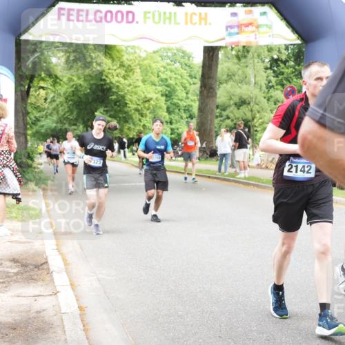 29.06.2025 - hella hamburg halbmarathon MichiJ http://msf.ph/oto/8259631 29.06.2025 10:53:24 Zwischen KM18-KM19 2142, 5869, 7323, 7485, 11191, 11523, 15394, 16166, 16602, 17569 meine-sportfotos.de