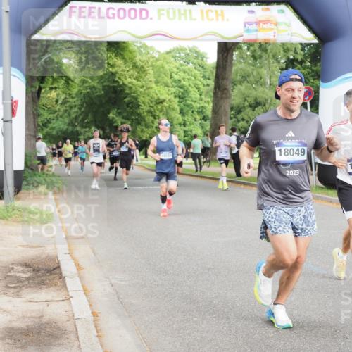29.06.2025 - hella hamburg halbmarathon MichiJ http://msf.ph/oto/8259690 29.06.2025 10:29:45 Zwischen KM18-KM19 1136, 2675, 4380, 6901, 9358, 9755, 9885, 10978, 12365, 14555, 15164, 17182, 18045, 18049, 18399 meine-sportfotos.de