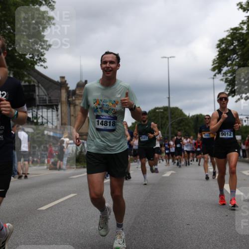 29.06.2025 - hella hamburg halbmarathon Yannick Fuchs http://msf.ph/oto/8259721 29.06.2025 10:48:32 20KM 1327, 1410, 1496, 1815, 2474, 2771, 2884, 3041, 3177, 3791, 3794, 3861, 3945, 4189, 4231, 4938, 6082, 6084, 6356, 6443, 6581, 6587, 6723, 6994, 8223, 8449, 8514, 8698, 8772, 8798, 9012, 9060, 9227, 10191, 10192, 10263, 10266, 11333, 11499, 11747, 12186, 12362, 12489, 13297, 13869, 13988, 14036, 14175, 14592, 14638, 14660, 14818, 14948, 15113, 15156, 15169, 15408, 15524, 15879, 16047, 16092, 16574, 16750, 17740, 17765, 19177 meine-sportfotos.de