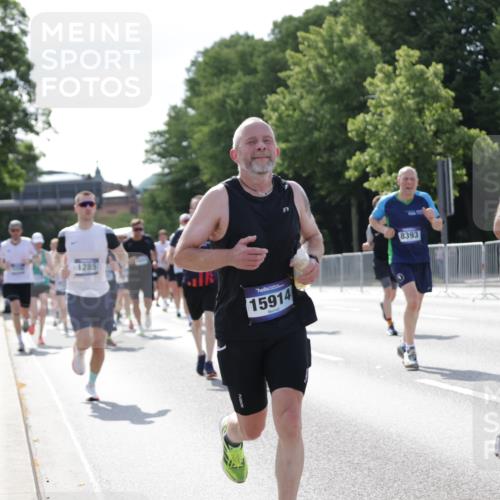 29.06.2025 - hella hamburg halbmarathon Jannik Wohlers http://msf.ph/oto/8259732 29.06.2025 09:58:03 Lombardsbrücke 1190, 1285, 1815, 2029, 2034, 2518, 2656, 3041, 3097, 3819, 3859, 4152, 4903, 5093, 5259, 5378, 5721, 5894, 6272, 6433, 6592, 6897, 7856, 7896, 8154, 8311, 8393, 8590, 8825, 9012, 9057, 9562, 9656, 10084, 11214, 11870, 12632, 12633, 12735, 12761, 13033, 13470, 13536, 14266, 14323, 14365, 14626, 14678, 14805, 14845, 15389, 15523, 15914, 16176, 16213, 16409, 16653, 16830, 16879, 16924, 17348, 18551, 18799, 18810, 18867, 19244 meine-sportfotos.de