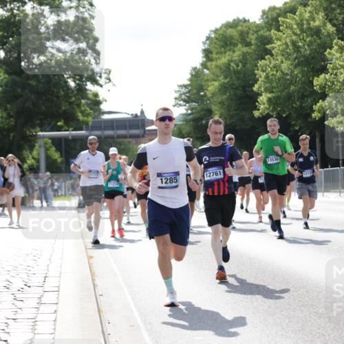29.06.2025 - hella hamburg halbmarathon Jannik Wohlers http://msf.ph/oto/8259765 29.06.2025 09:58:04 Lombardsbrücke 1190, 1285, 1815, 2029, 2034, 2518, 2656, 3041, 3097, 3819, 3859, 4152, 4903, 5093, 5259, 5378, 5721, 5894, 6272, 6433, 6592, 6759, 6877, 6897, 7856, 7896, 8154, 8311, 8393, 8590, 8825, 9012, 9057, 9562, 9656, 10084, 11214, 11870, 12483, 12632, 12633, 12735, 12761, 13470, 13536, 14266, 14323, 14365, 14626, 14678, 14805, 14845, 15389, 15523, 15914, 16176, 16213, 16409, 16653, 16830, 16879, 16924, 17348, 18551, 18799, 18867, 19244 meine-sportfotos.de